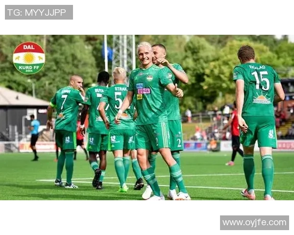 天狼星与达尔库德的激烈对决揭示了足球战术与团队协作的重要性 天狼星与达尔库德的激烈对决揭示了足球战术与团队协作的重要性