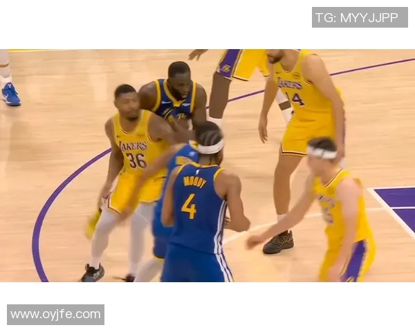 2001年湖人对阵勇士的经典对决回顾与精彩瞬间分析